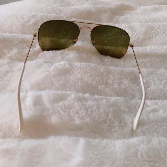 Ray Ban Classic Aviators - Picture 6 of 7